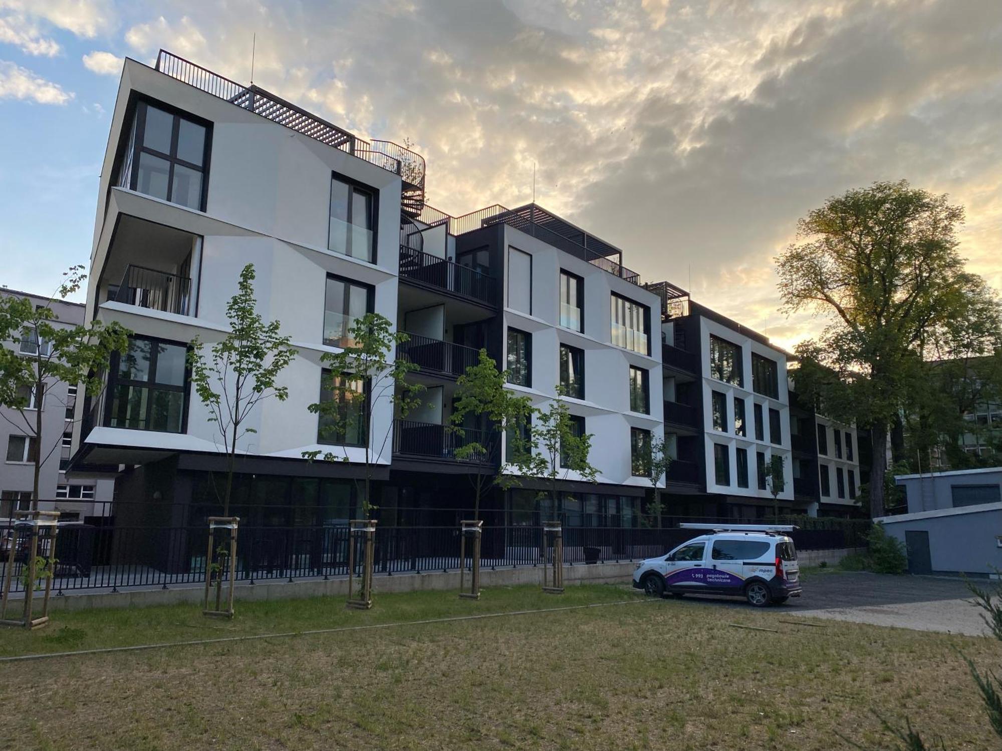 Lux Stays By Torres At K39 Krakau Exterior foto
