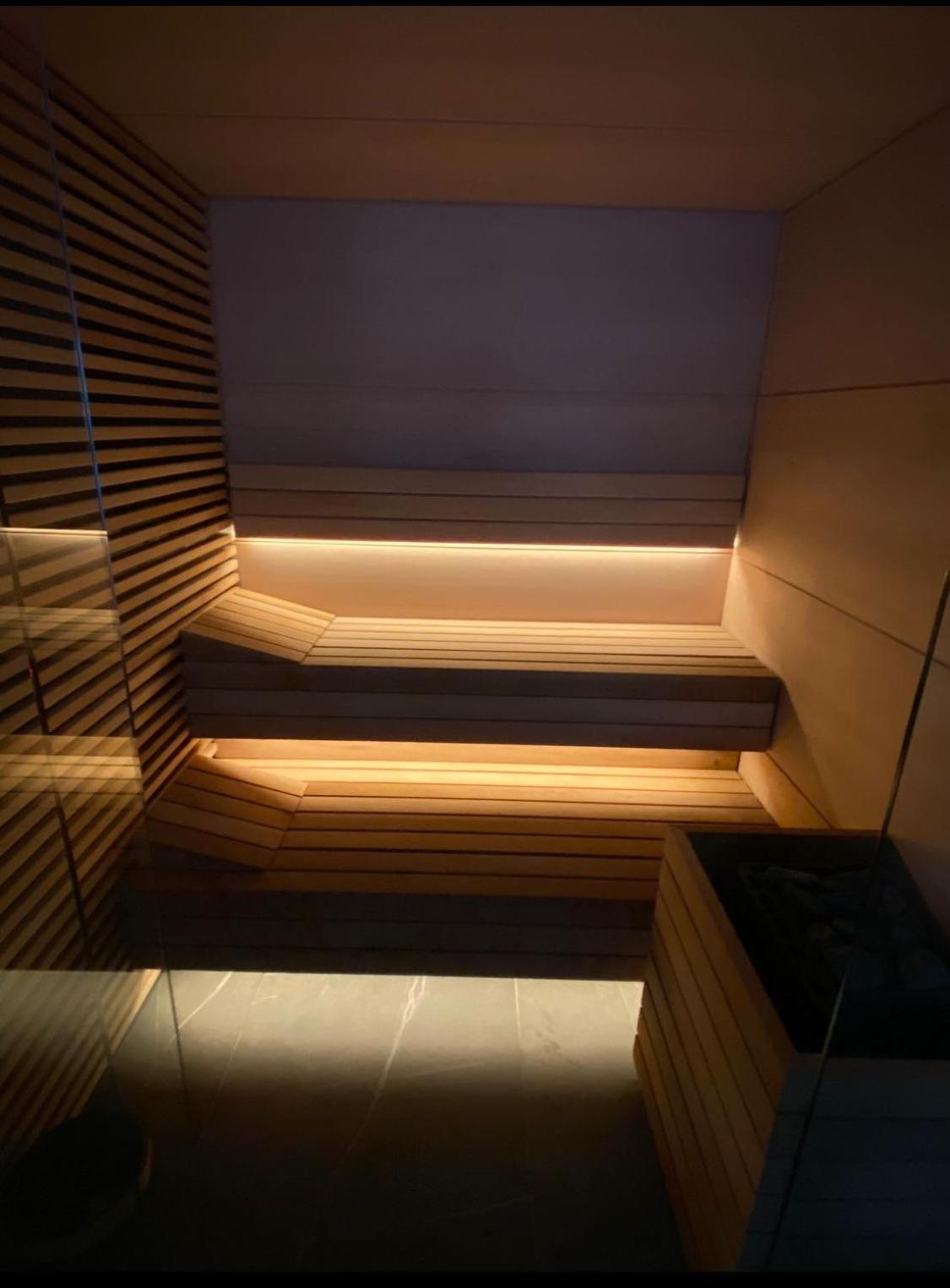 Lux Stays By Torres At K39 Krakau Exterior foto